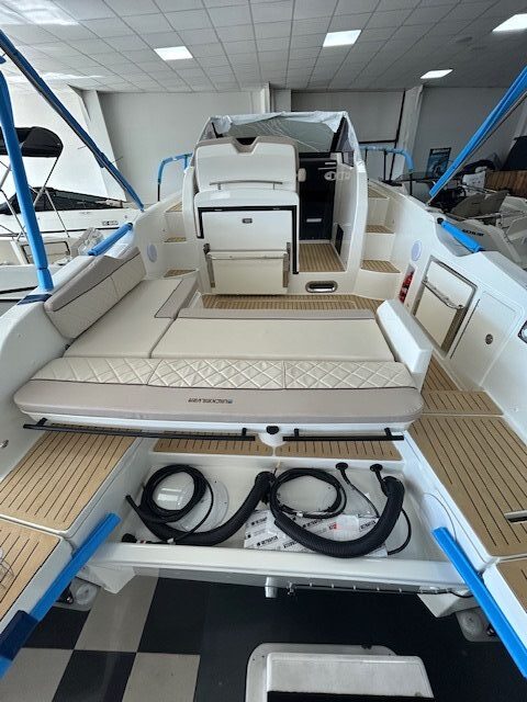 IMG_3406 QUICKSILVER ACTIV 875 SUNDECK + 2x MERCURY 200 DTS V6 FOURSTROKE