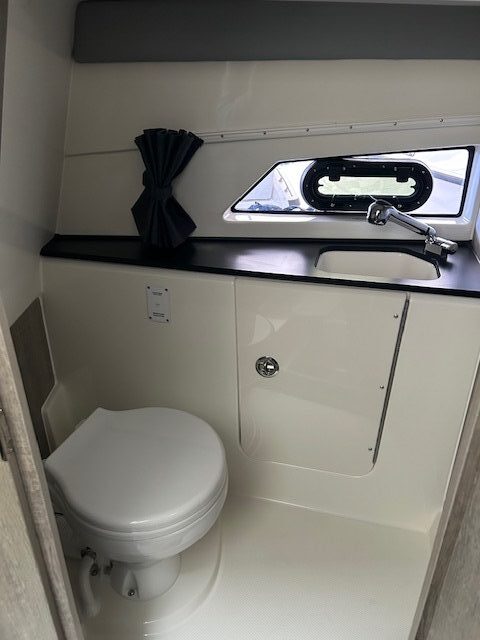 IMG_3415 QUICKSILVER ACTIV 875 SUNDECK + 2x MERCURY 200 DTS V6 FOURSTROKE