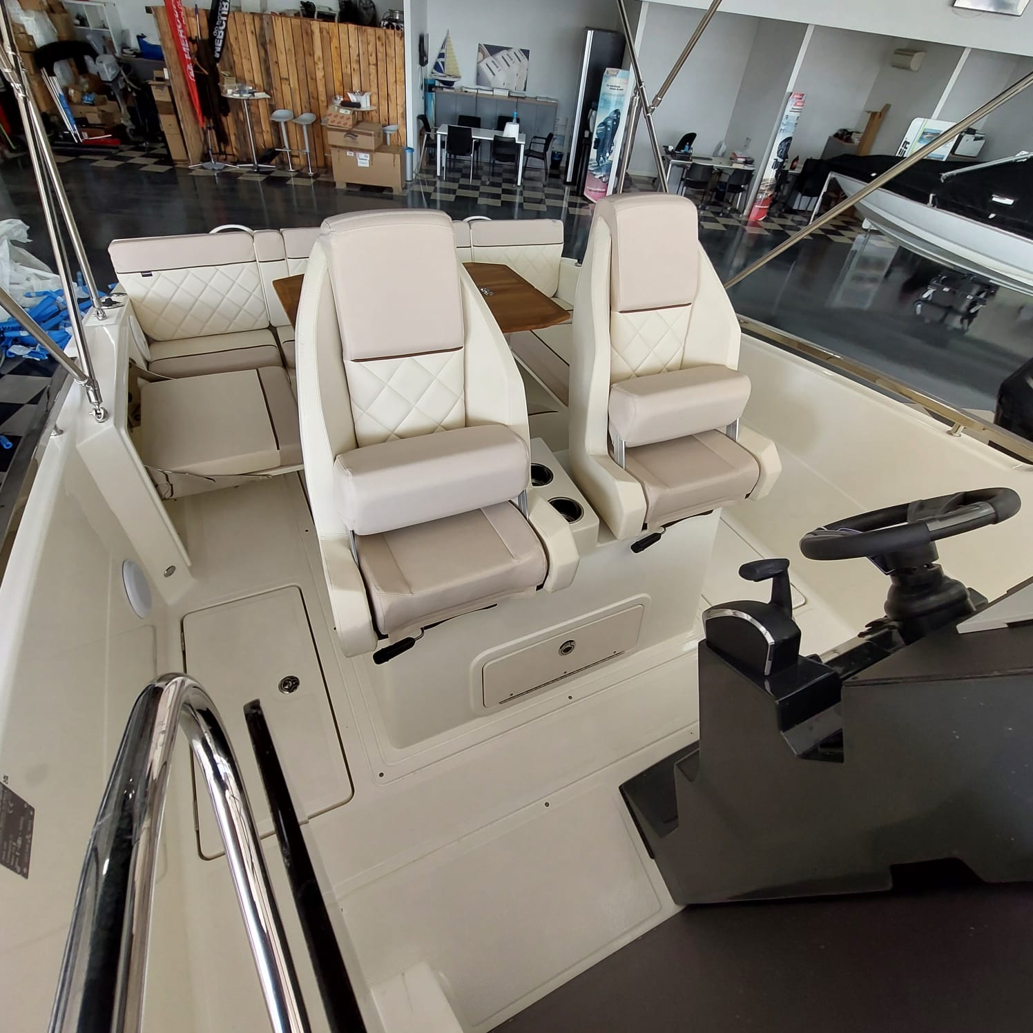 QUICKSILVER ACTIV 805 OPEN + MERCURY 250 XL DTS V8 AMS VERADO