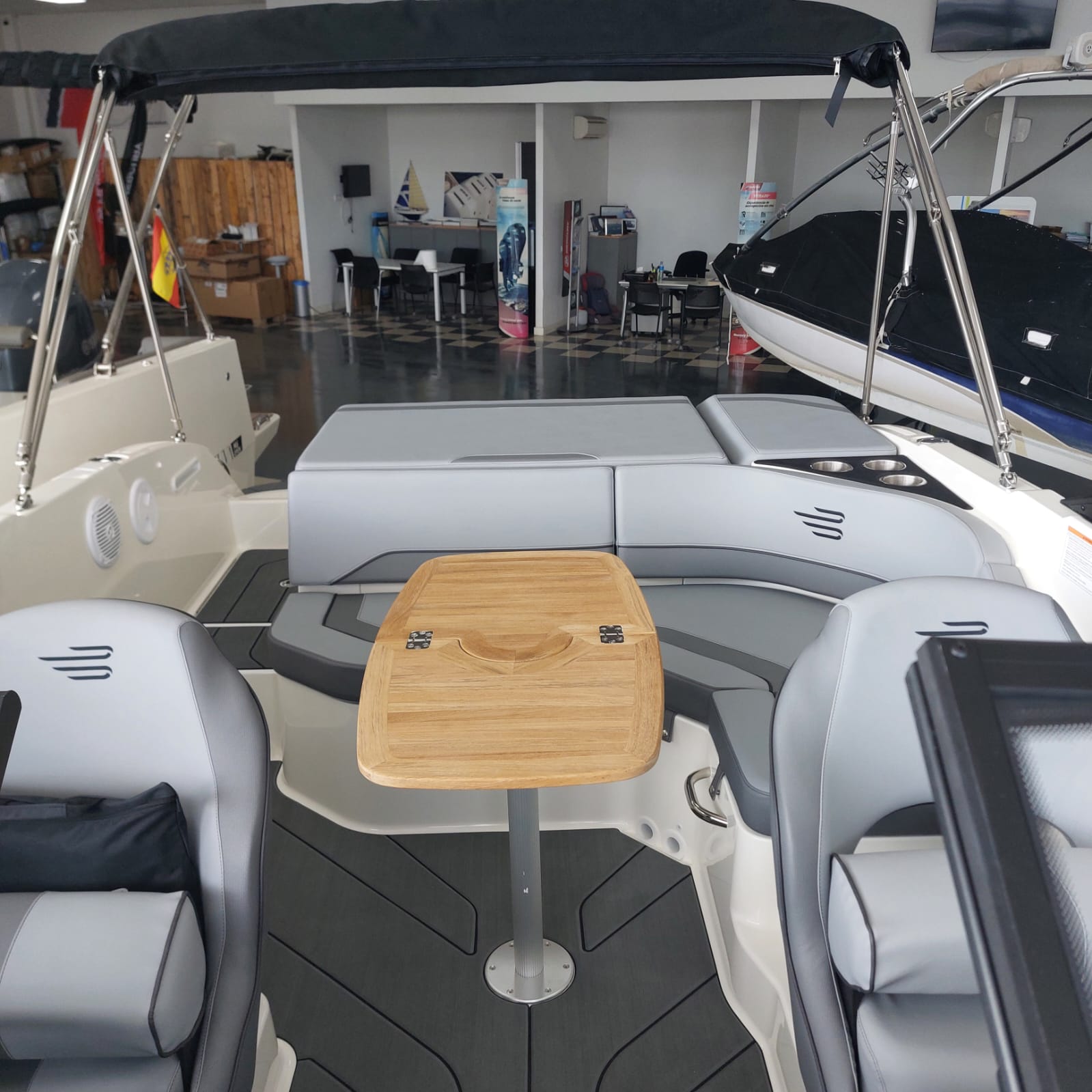 WhatsApp Image 2025-10-17 at 17.01.23 (2) BAYLINER V20i / MERCURY MERCRUISER 4.5L 250 HP EC A1