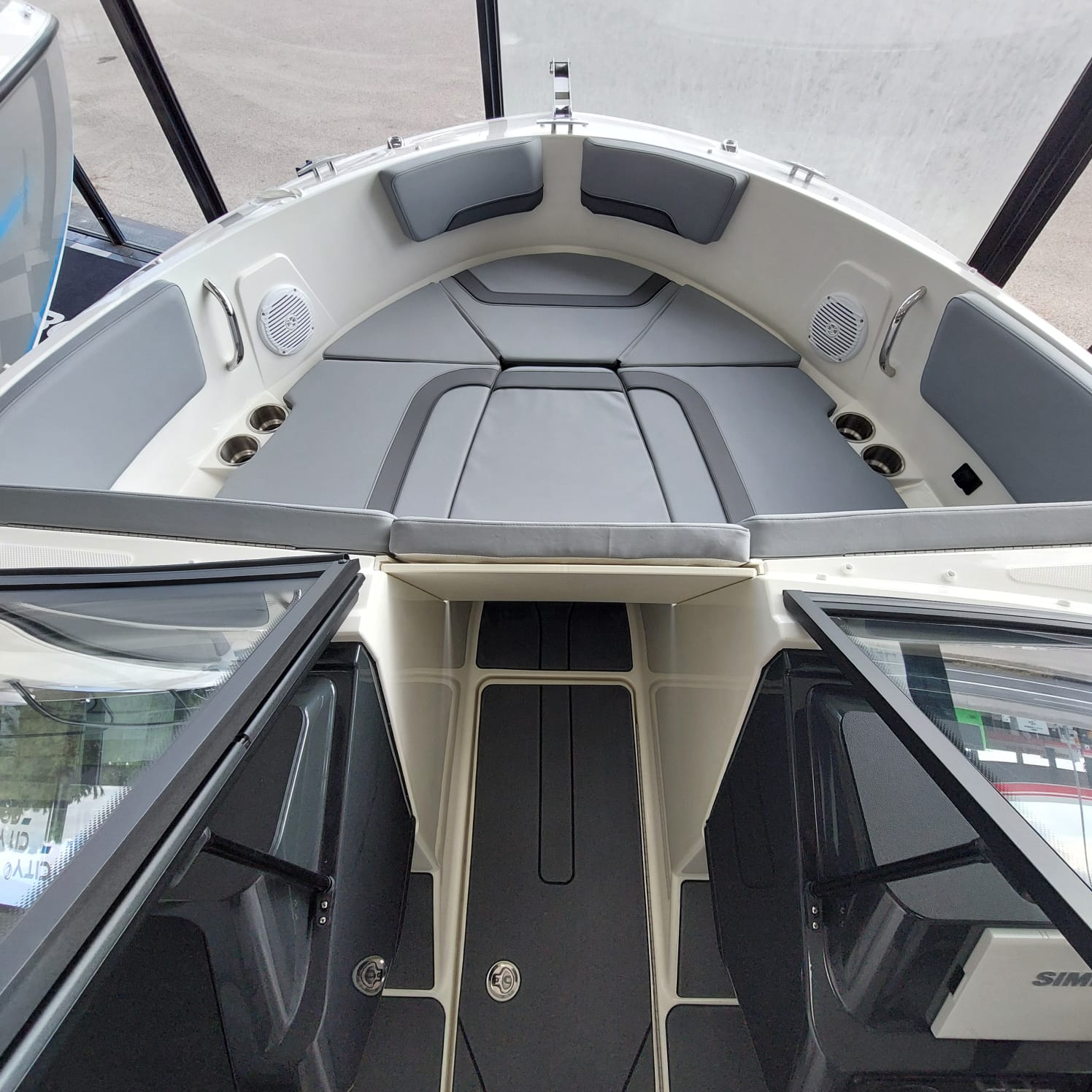 WhatsApp Image 2025-10-17 at 17.01.24 (4) BAYLINER V20i / MERCURY MERCRUISER 4.5L 250 HP EC A1
