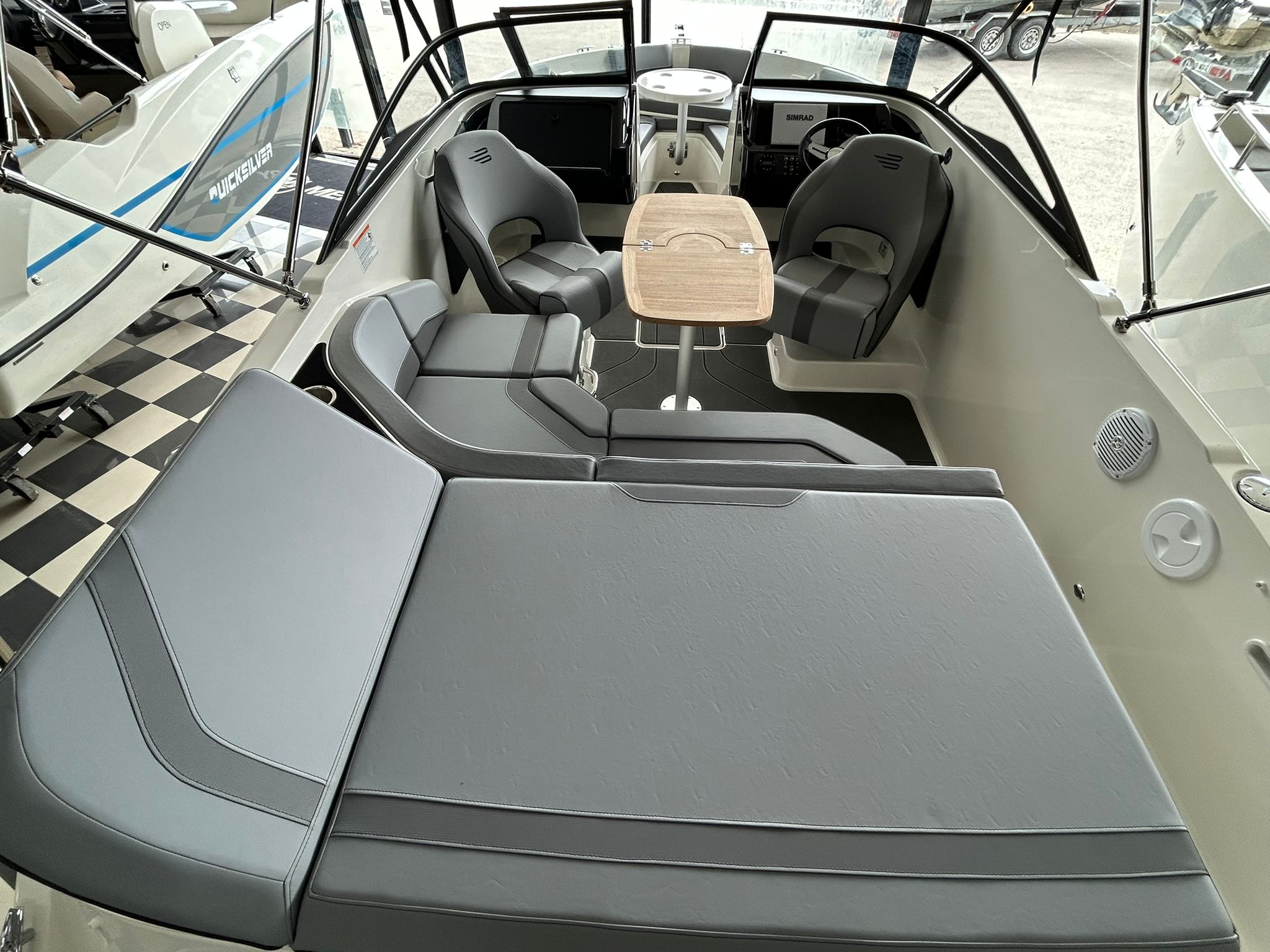 WhatsApp Image 2025-10-24 at 12.18.45 (3) BAYLINER V20i / MERCURY MERCRUISER 4.5L 250 HP EC A1