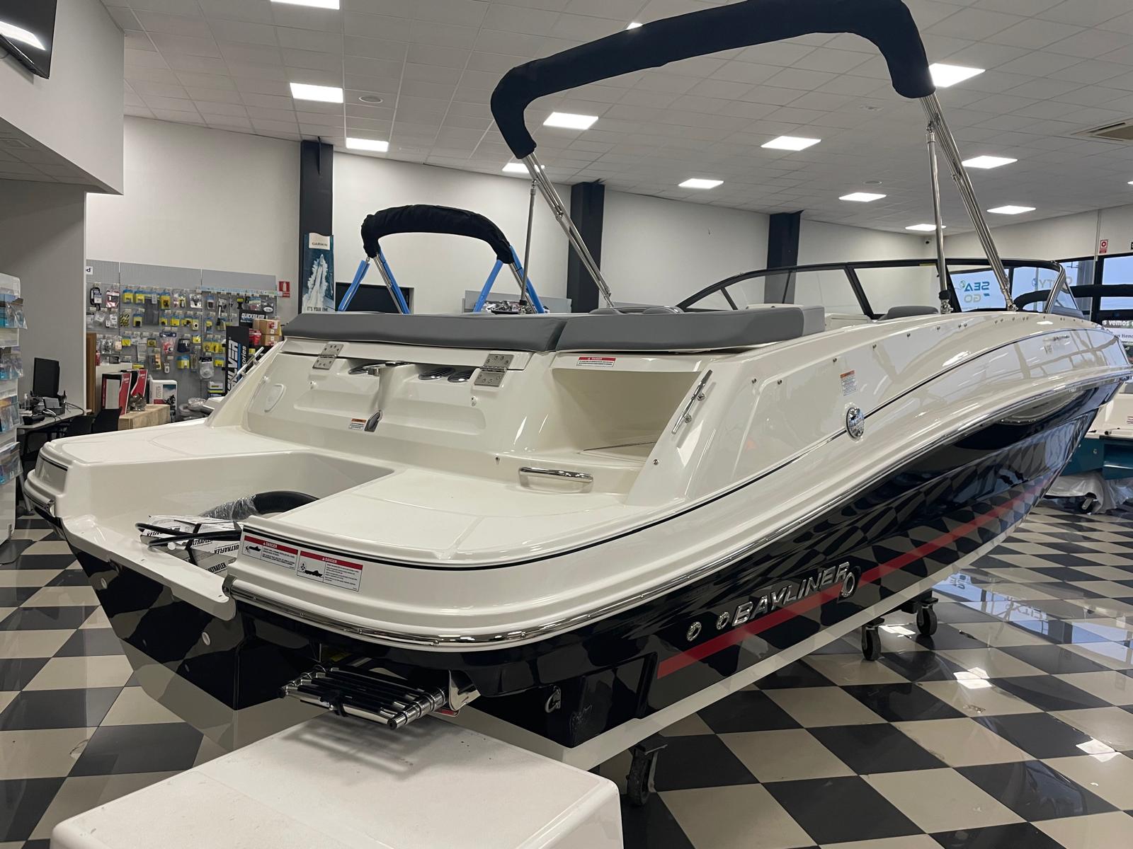 WhatsApp Image 2026-01-15 at 17.09.17 (1) BAYLINER VR6 OB + MERCURY 175 DTS V6 FOURSTROKE