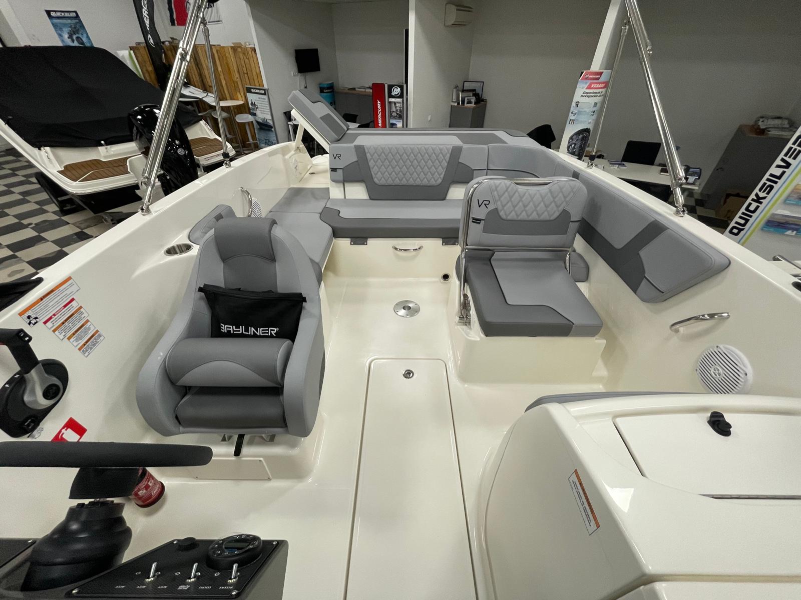 WhatsApp Image 2026-01-15 at 17.09.18 (1) BAYLINER VR6 OB + MERCURY 175 DTS V6 FOURSTROKE