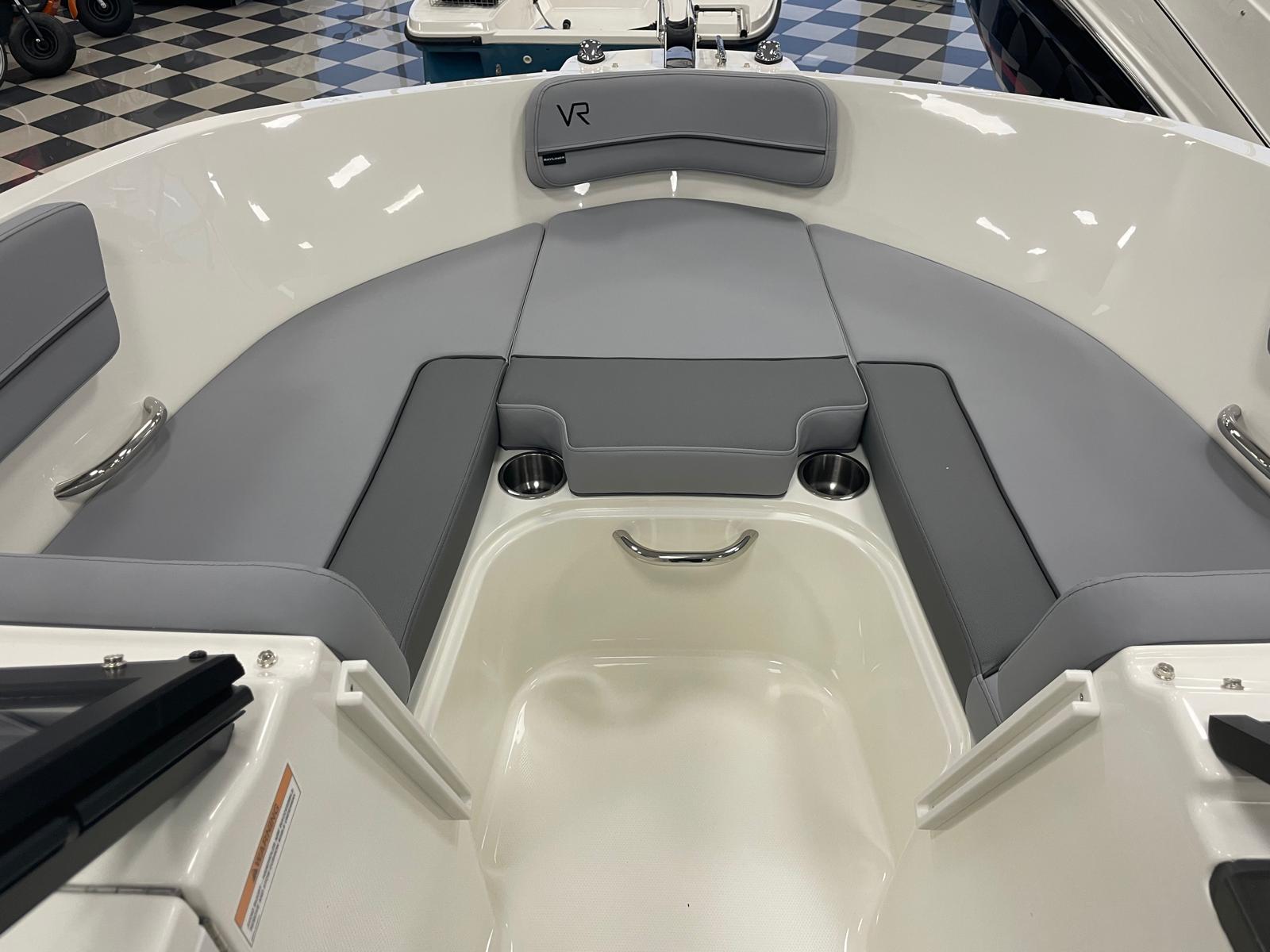 WhatsApp Image 2026-01-15 at 17.09.18 BAYLINER VR6 OB + MERCURY 175 DTS V6 FOURSTROKE