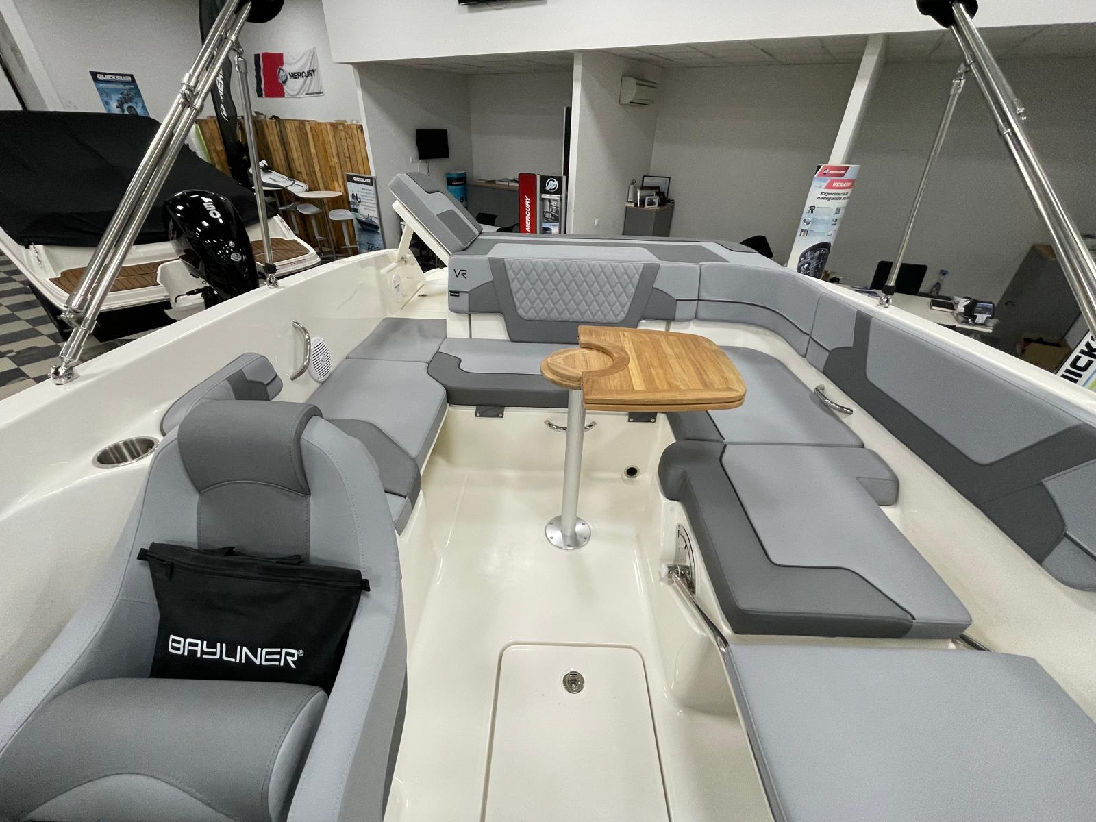 WhatsApp Image 2026-01-15 at 17.09.19 BAYLINER VR6 OB + MERCURY 175 DTS V6 FOURSTROKE